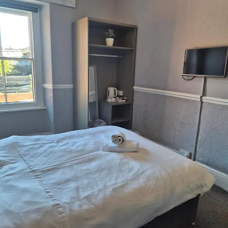 The Old Victoria Hotel 2*
